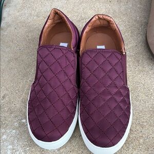 Quilted Slip-On Sneakers - Burgundy